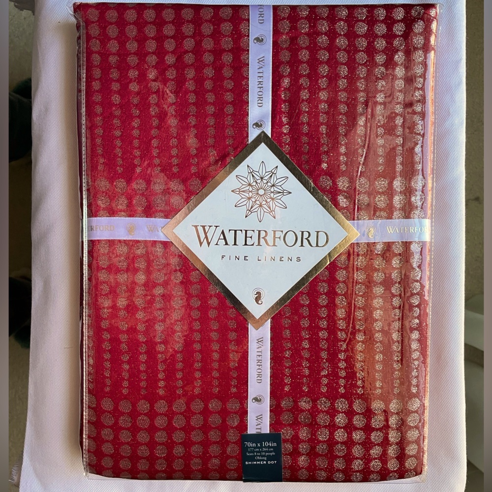 NWT    WATERFORD FINE LINENS TABLECLOTH   SHIMMER DOT   70” x 104”